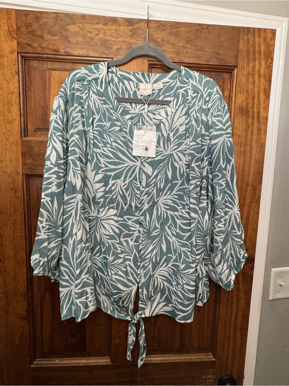 Zac & Rachel Teal and White Leaf-Print Button Front Tie Hem Top
